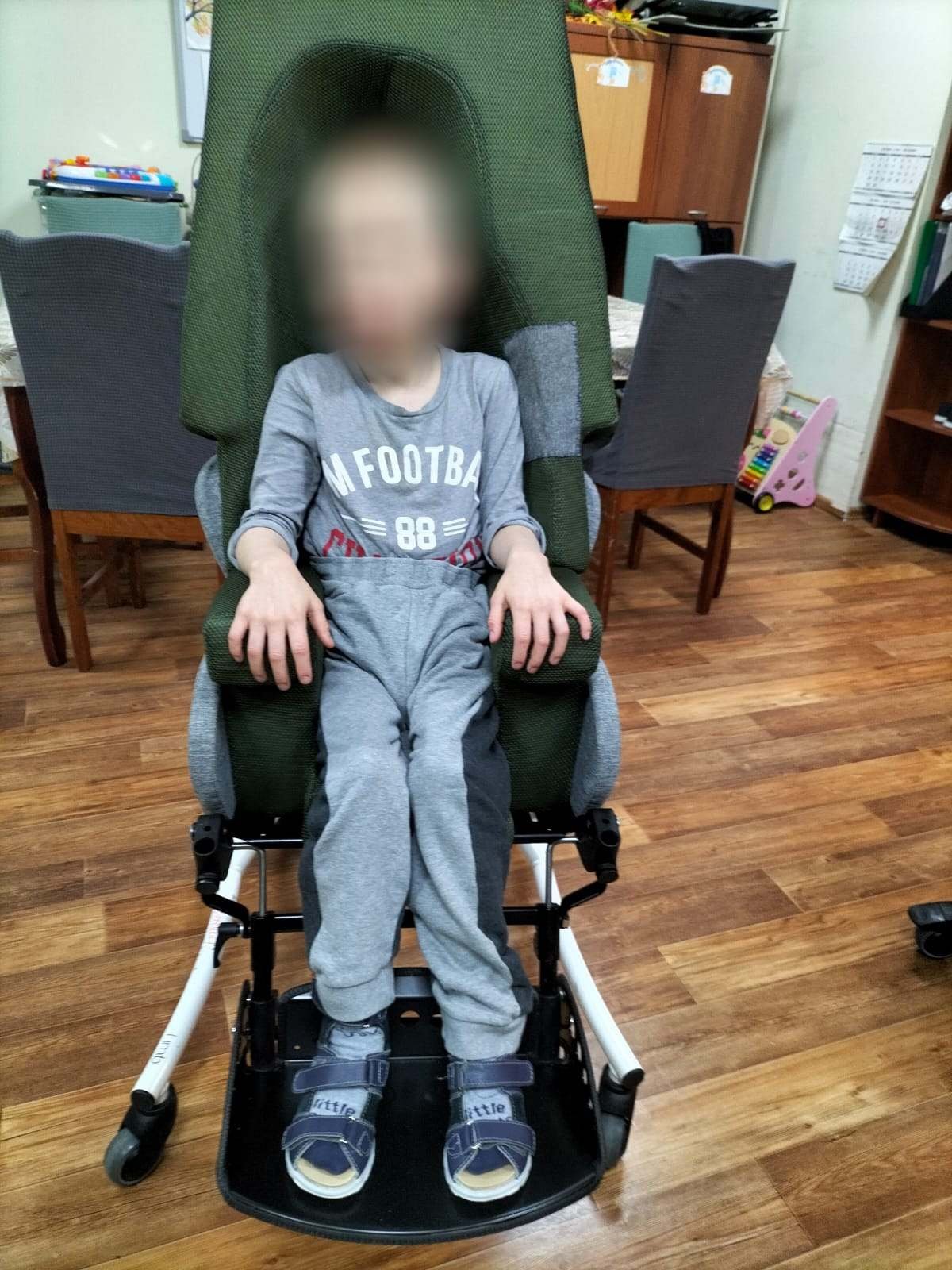 Custom wheelchair seat